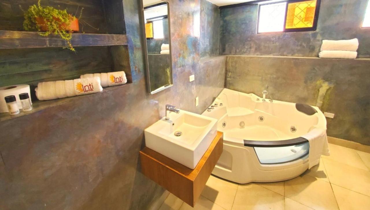 Hotel Inti Quito Bagian luar foto